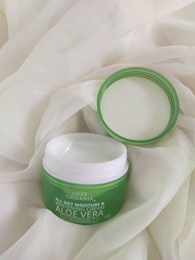 Luxe Organix 97% Aloe Vera All Day Moisture and Whitening Cream with Vitamin C review photo by desyuhh