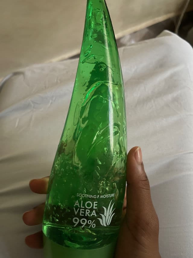 Malissa Kiss Aloe Vera 99.5 & Snow Lotus Soothing Gel review photo by Aurellene