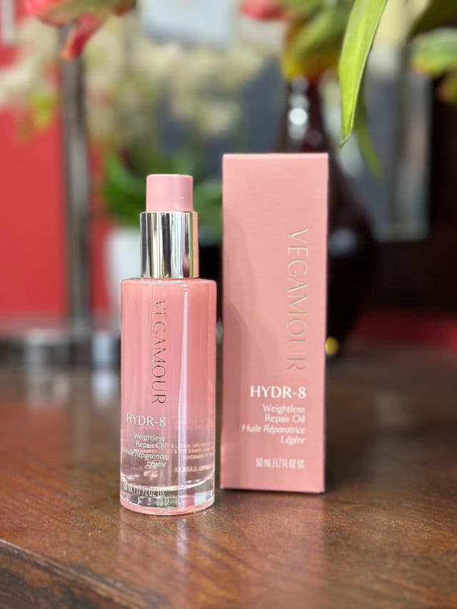 Vegamour HYDR-8 Weightless Repair Oil review photo by Timira