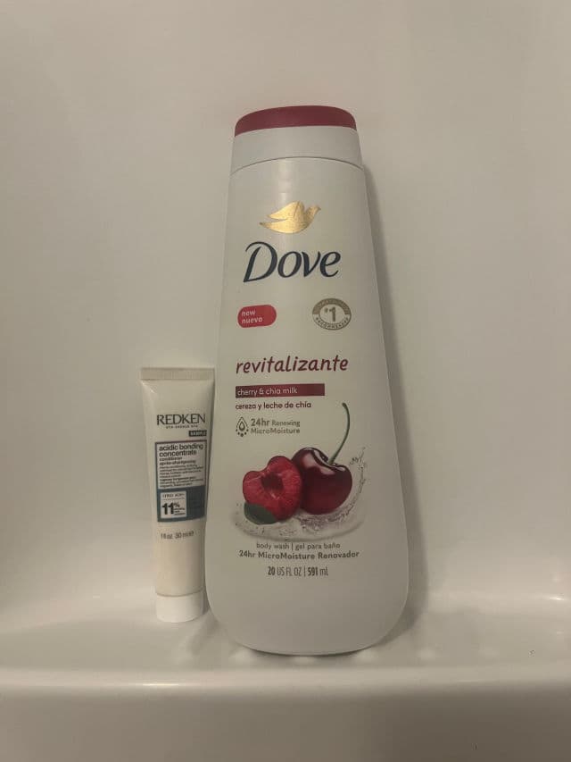 Dove Revitalizante Body Wash - Cherry & Chia Milk review photo by Rosy881