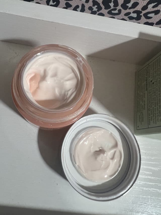 Clinique Moisture Surge Broad Spectrum SPF28 Sheer Hydrator Moisturizer review photo by lynnc355
