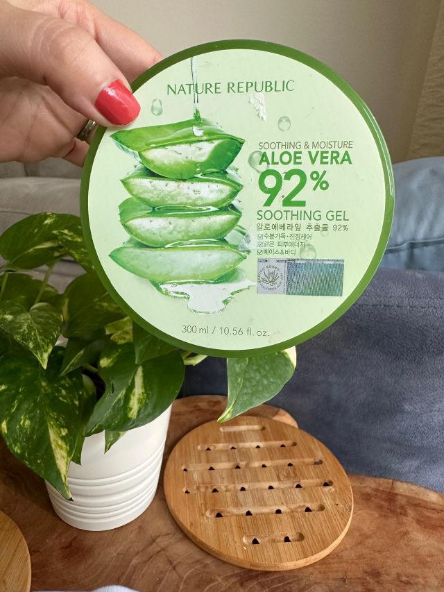 Soothing & Moisture Aloe Vera 92% Soothing Gel product review