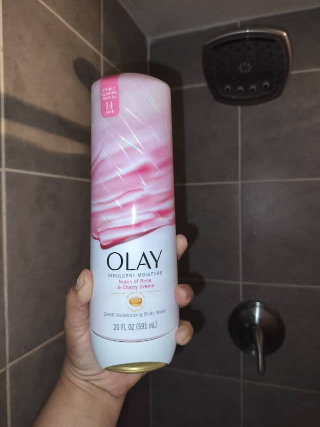 Olay Indulgent Moisture Rose & Cherry Body Wash review photo by dayana3788