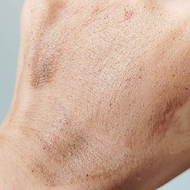 the Cocoon Dak Lak Coffee Face Polish review photo by kaoriskincarejournal