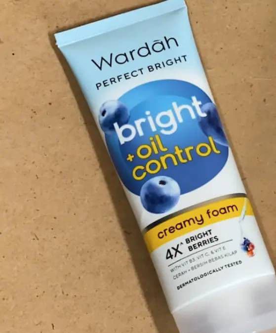Wardah Perfect Bright Cooling Bright Jelly Facial Foam review photo by Delicat
