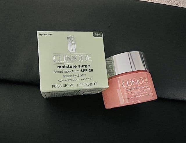 Clinique Moisture Surge Broad Spectrum SPF28 Sheer Hydrator Moisturizer review photo by bonanza