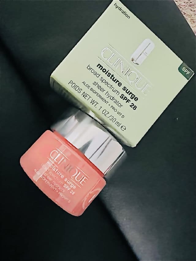 Clinique Moisture Surge Broad Spectrum SPF28 Sheer Hydrator Moisturizer review photo by bonanza