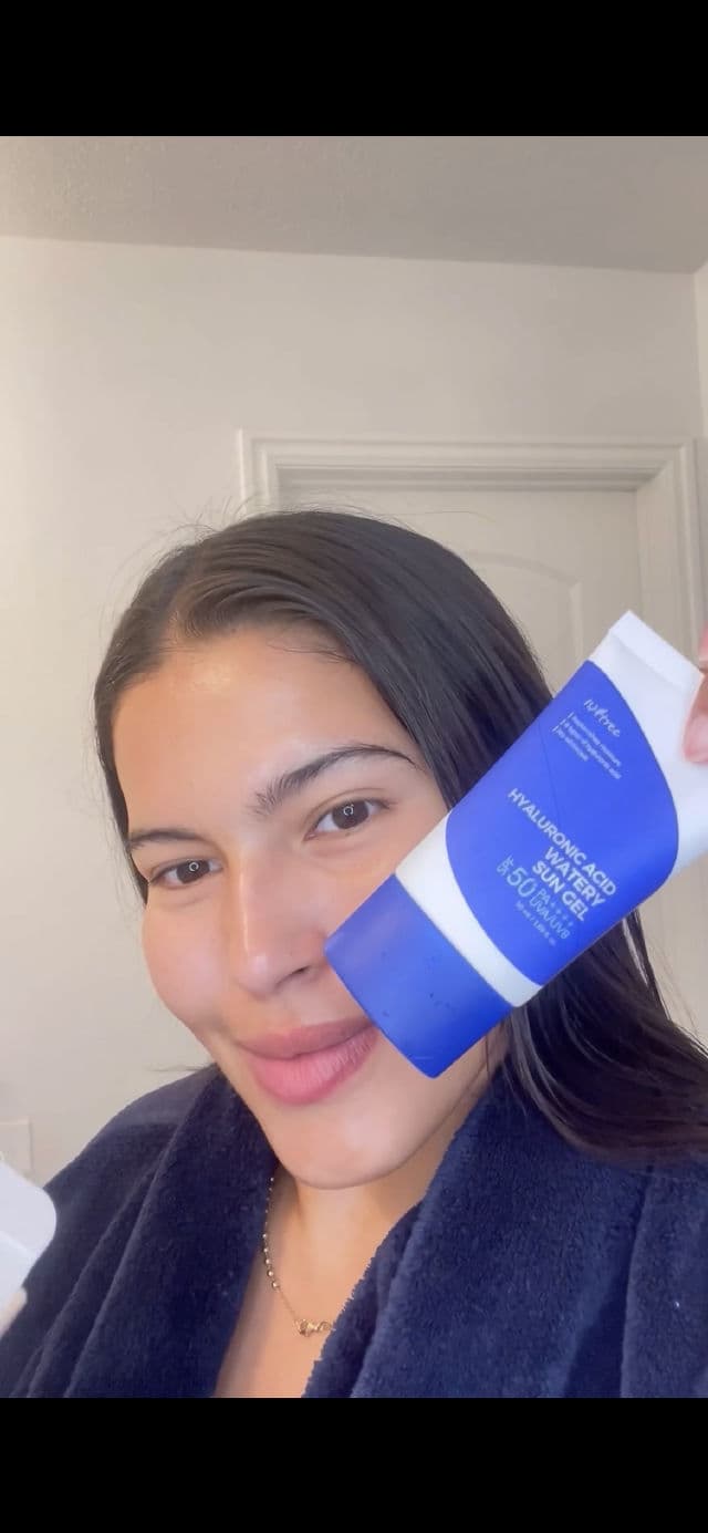 ISNTREE Hyaluronic Acid Watery Sun Gel SPF50+ PA++++ review photo by CindyCuidaTuPiel