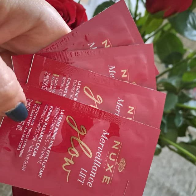 Nuxe Merveillance Lift Firming Powdery Cream review photo by Cosymakeup15