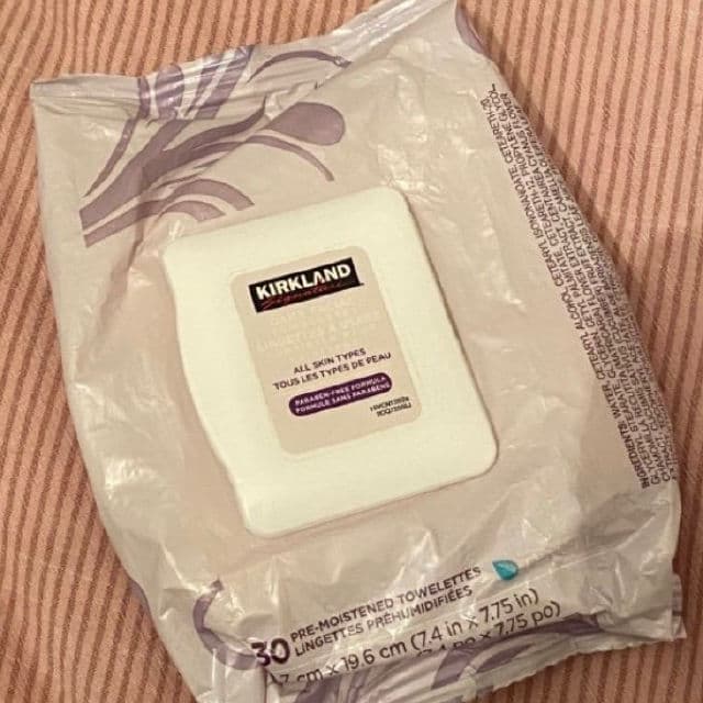 Kirkland Signature Daily Facial Towelettes review photo by siasiasiag