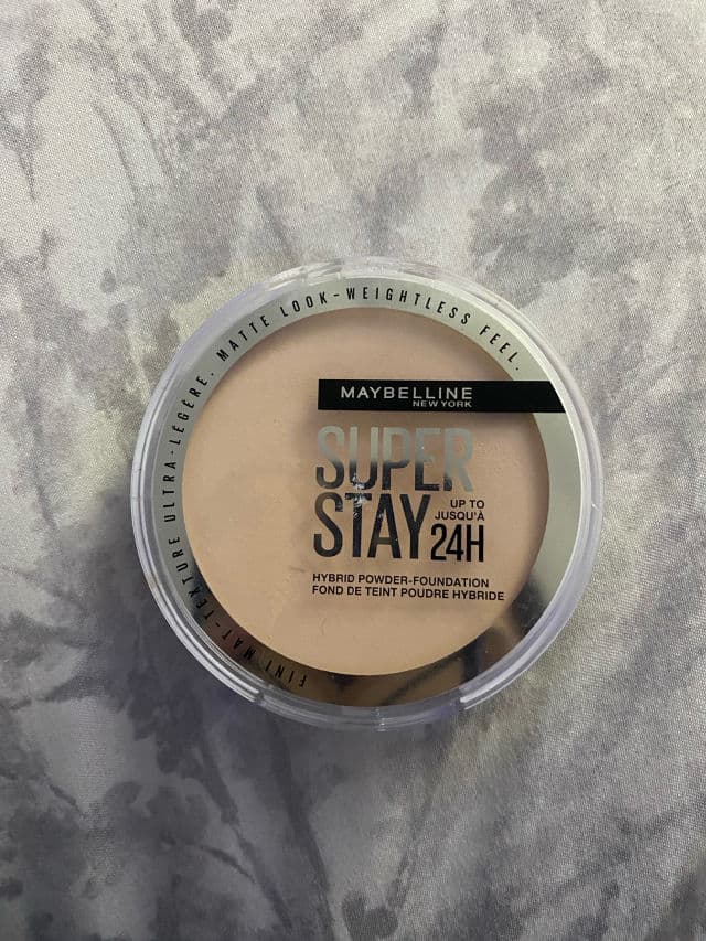 Maybelline SuperStay Full Coverage Powder Foundation review photo by Carina10007