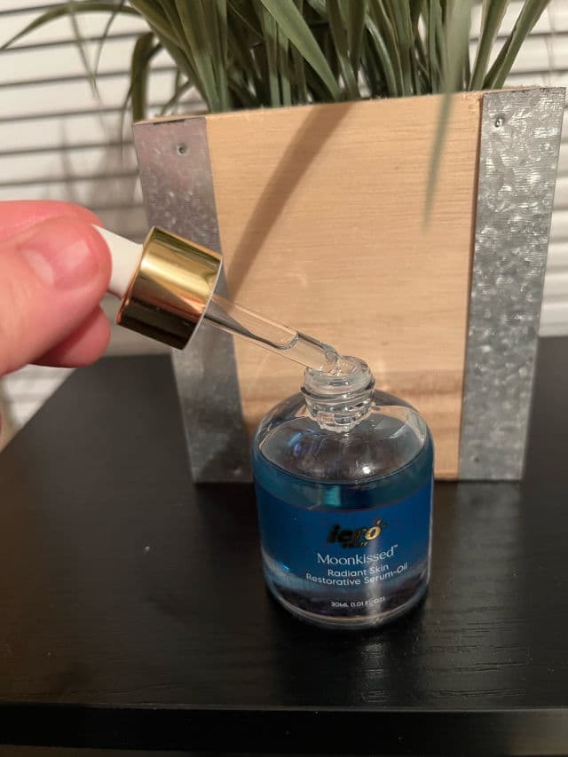 Iero Beauty Moonkissed Radiant Skin Restorative Serum-Oil review photo by Itstime4glam