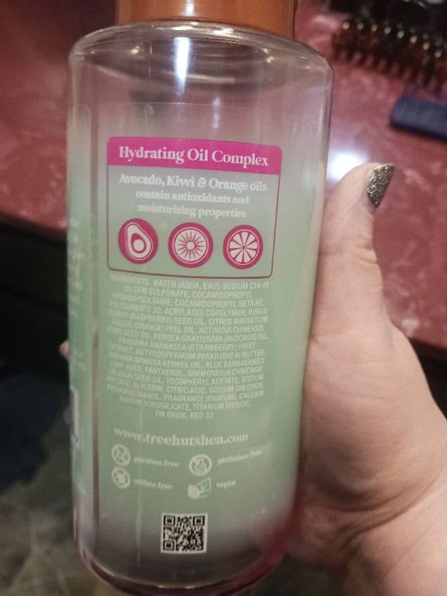 Tree Hut Strawberry Foaming Gel Wash review photo by rcreddragon