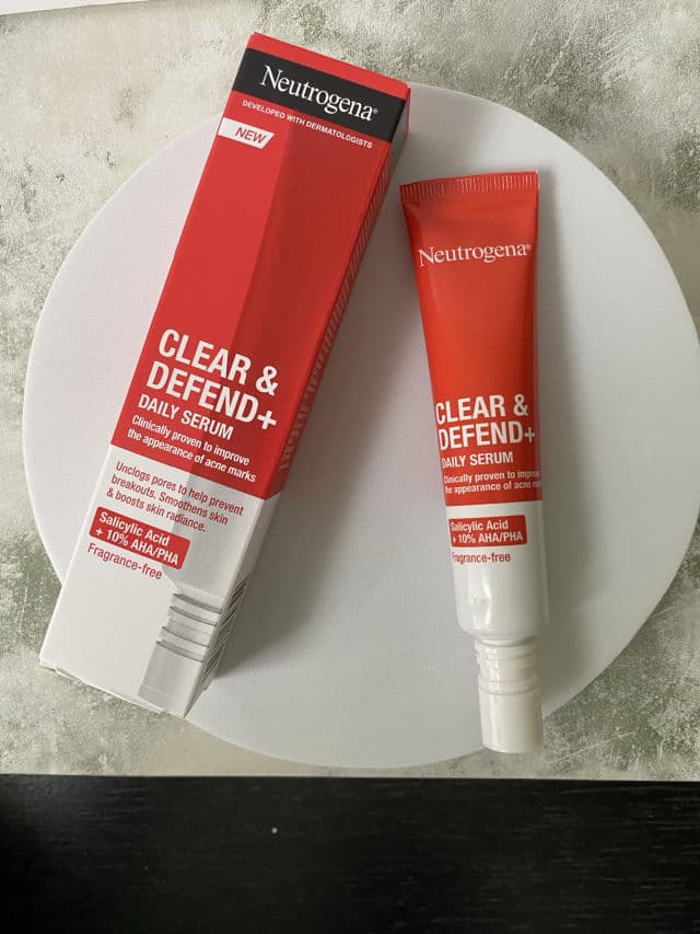 Neutrogena Clear & Defend+ Daily Serum review photo by LadyLondon2