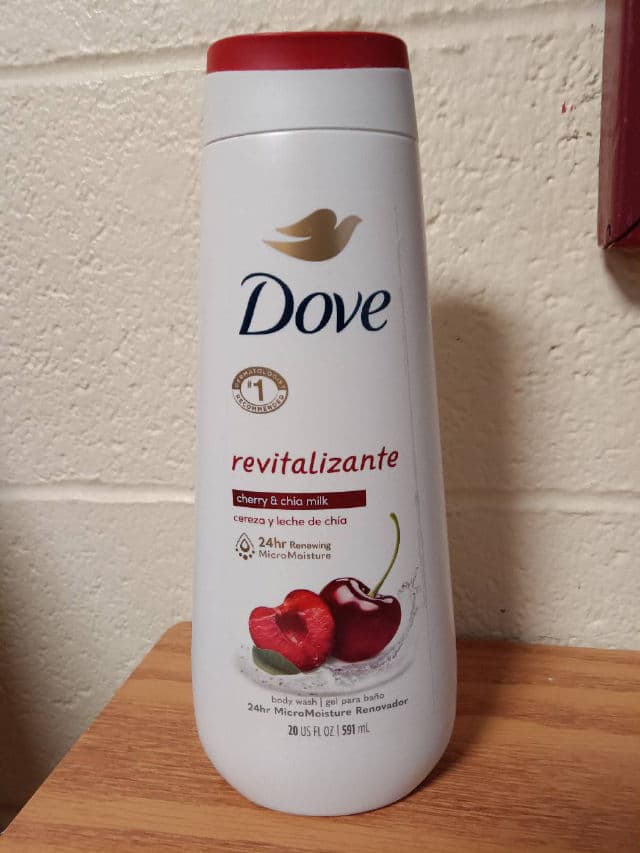 Dove Revitalizante Body Wash - Cherry & Chia Milk review photo by selfcarewithlex