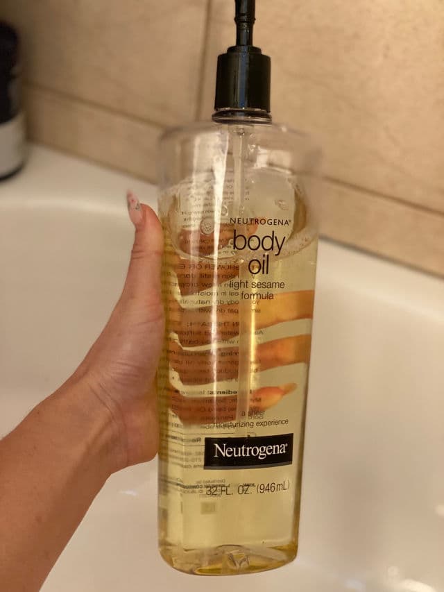 Neutrogena Body Oil review photo by LisaOst