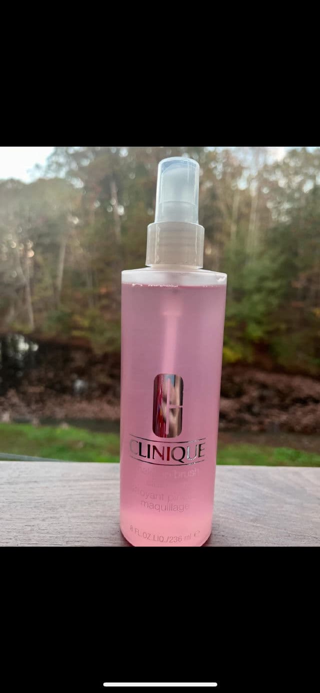 Clinique Makeup Brush Cleanser review photo by Manda91222