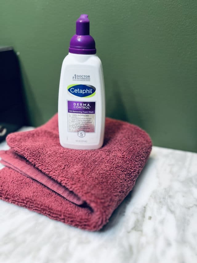 Cetaphil Dermacontrol Pro Oil Removing Foam Wash review photo by tanyaelizabeth1981