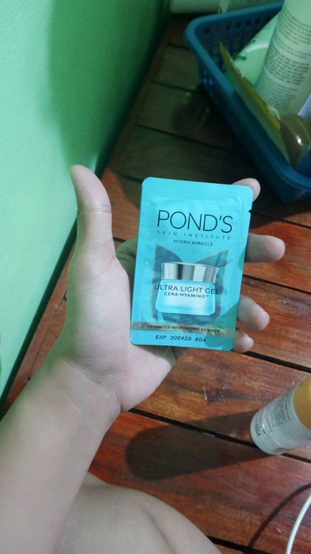 Pond's Hyaluron Sunscreen SPF50 PA++++ UV Hydrate review photo by oanfoan