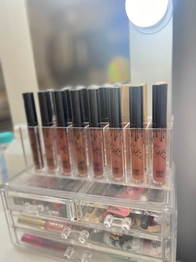 KYLIE COSMETICS Dolce K Matte Lip Kit review photo by unboxingfunstuff