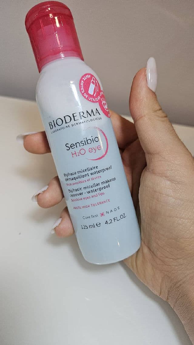 Bioderma Sensibio H2O Eye Biphasic Micellar Waterproof Makeup Remover review photo by sofiabpborges