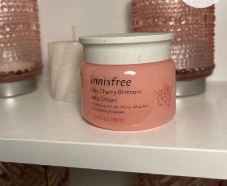 INNISFREE Jeju Cherry Blossom Jelly Cream review photo by Dendouna