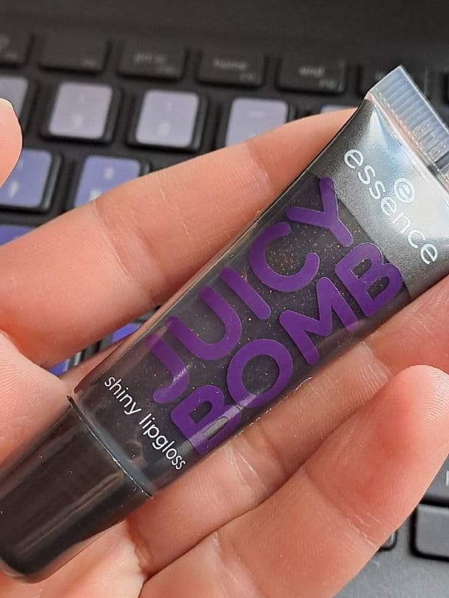 Essence Juicy Bomb Shiny Lipgloss - 04 Crazy Cherry review photo by ninias