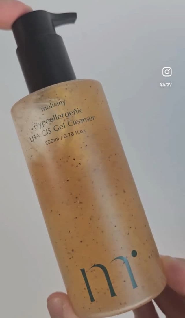 MOLVANY Hypoallergenic LHA CIS Gel Cleanser review photo by Hlanderz