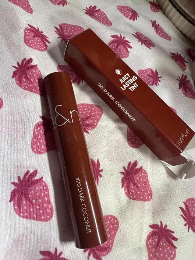 Romand 12 Cherry Bomb (Autumn Series) review photo by lunambeauty