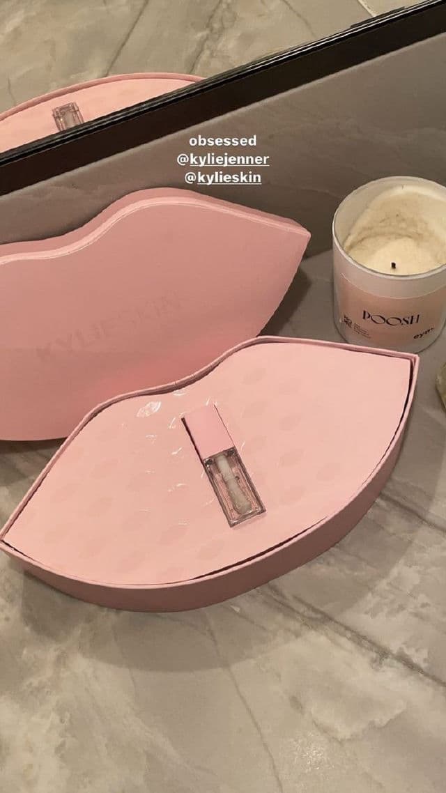 Glossmetics Lychee Berry Lip Glaze review photo by Susieguzman04