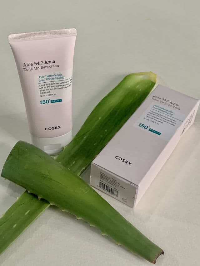 COSRX Aloe 54.2 Aqua Tone-up Sunscreen SPF50+ PA++++ review photo by ikigaiglo