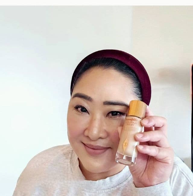 Charlotte Tilbury Hollywood Flawless Filter review photo by sitsiya
