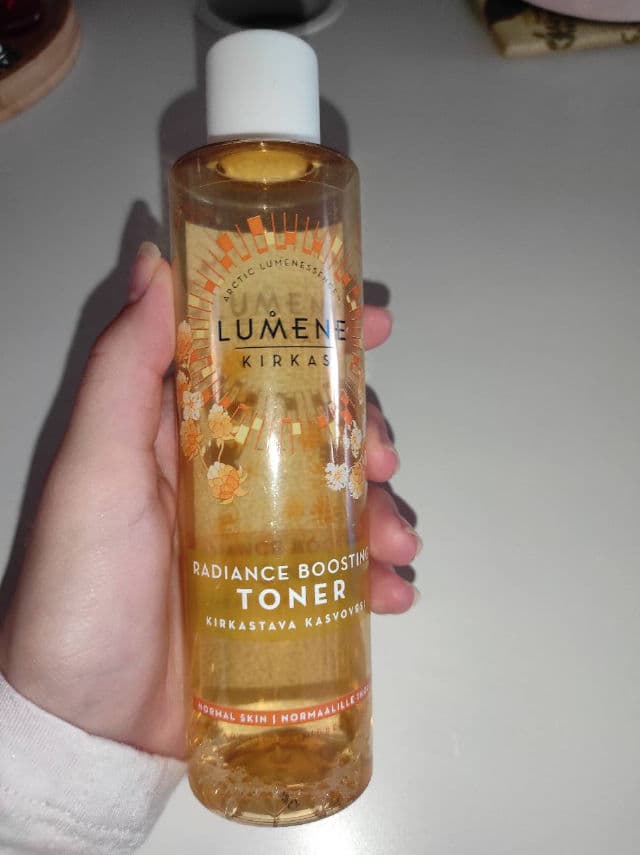 Lumene Kirkas Radiance Boosting Toner review photo by strwbrri