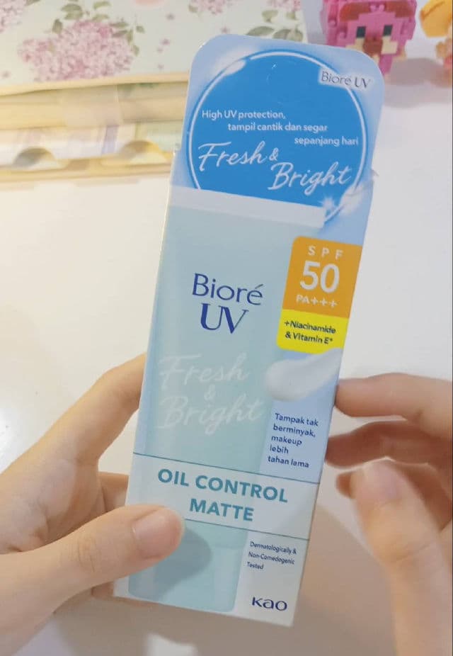 Biore UV Fresh & Bright Oil Control Matte SPF 50+ PA+++ review photo by WiAngel2