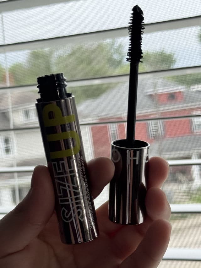 Sephora Collection Size Up Volumizing Mascara review photo by Izzy5576
