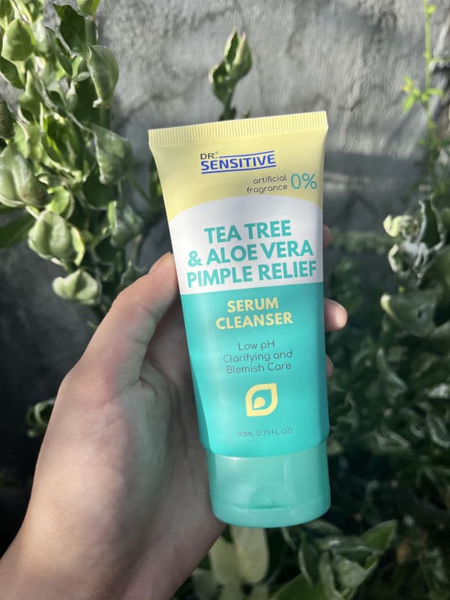 Dr. Sensitive Tea Tree and Aloe Vera Pimple Relief Serum Cleanser review photo by Colest