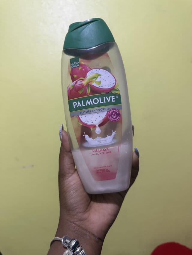 Palmolive Wellness Revive Shower Gel with Macadamia Extract & Essential Oils review photo by Marlene16