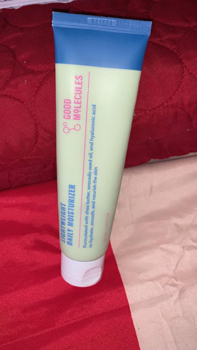 Good Molecules Lightweight Daily Moisturizer review photo by stellared