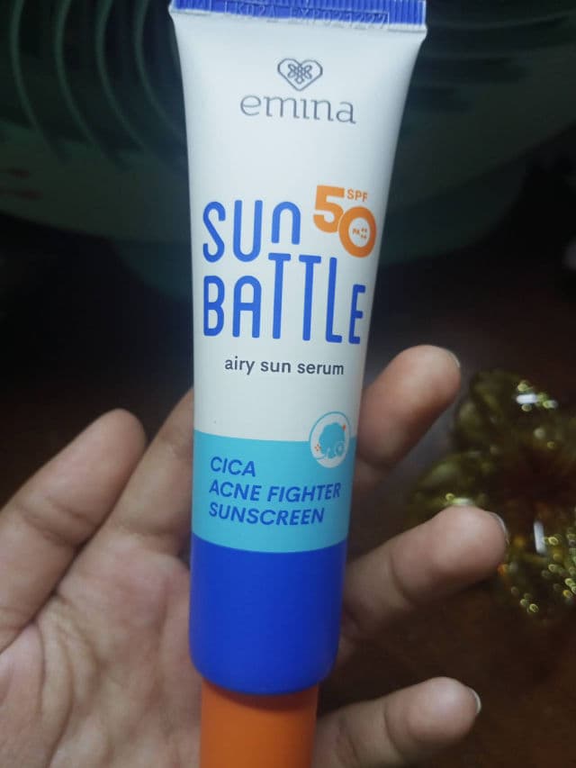 Emina Sun Battle Cica Acne Fighter Sunscreen SPF50 PA++++ review photo by ainaapqh