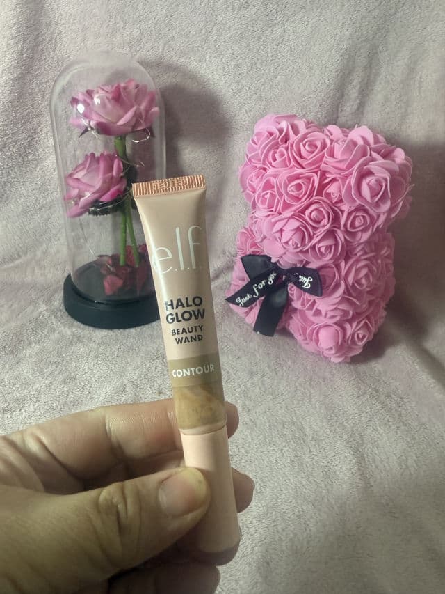 ELF Halo Glow Contour Beauty Wand - Light/Medium review photo by ReviewsLynWrotes
