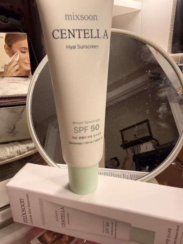 MIXSOON Centella Hyal Sunscreen review photo by beyoubeautifull