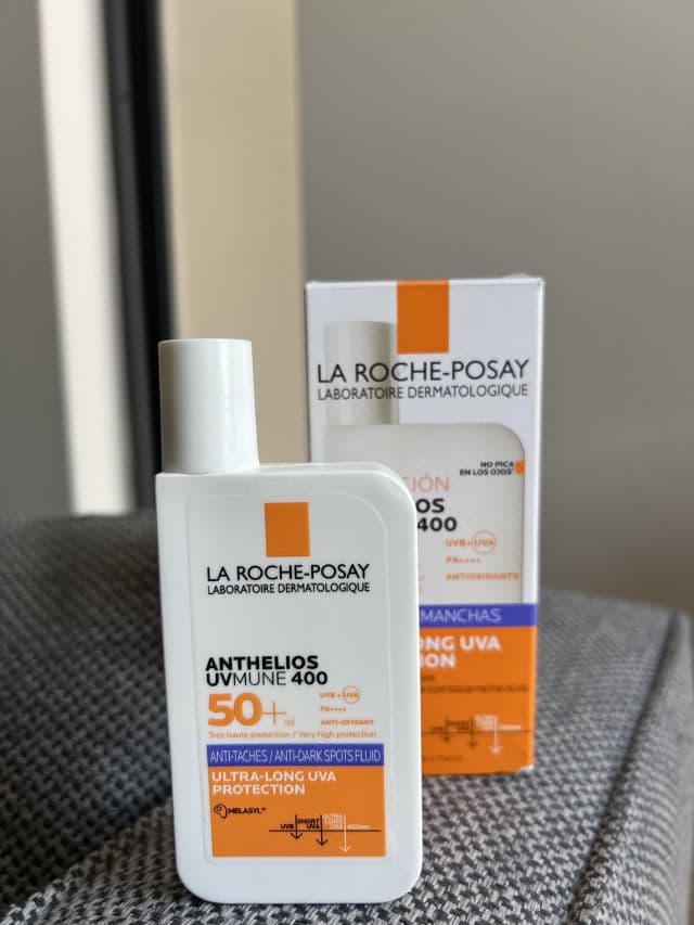 La Roche-Posay Anthelios UVMune 400 Invisible Fluid SPF50+ review photo by heyelsy