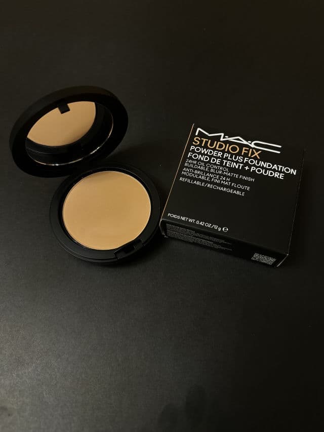 MAC Studio Fix Powder Plus Foundation review photo by freebiesincanada