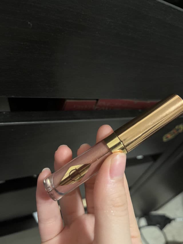 Charlotte Tilbury Airbrush Flawless Lip Blur - Pillow Talk review photo by alisha61h