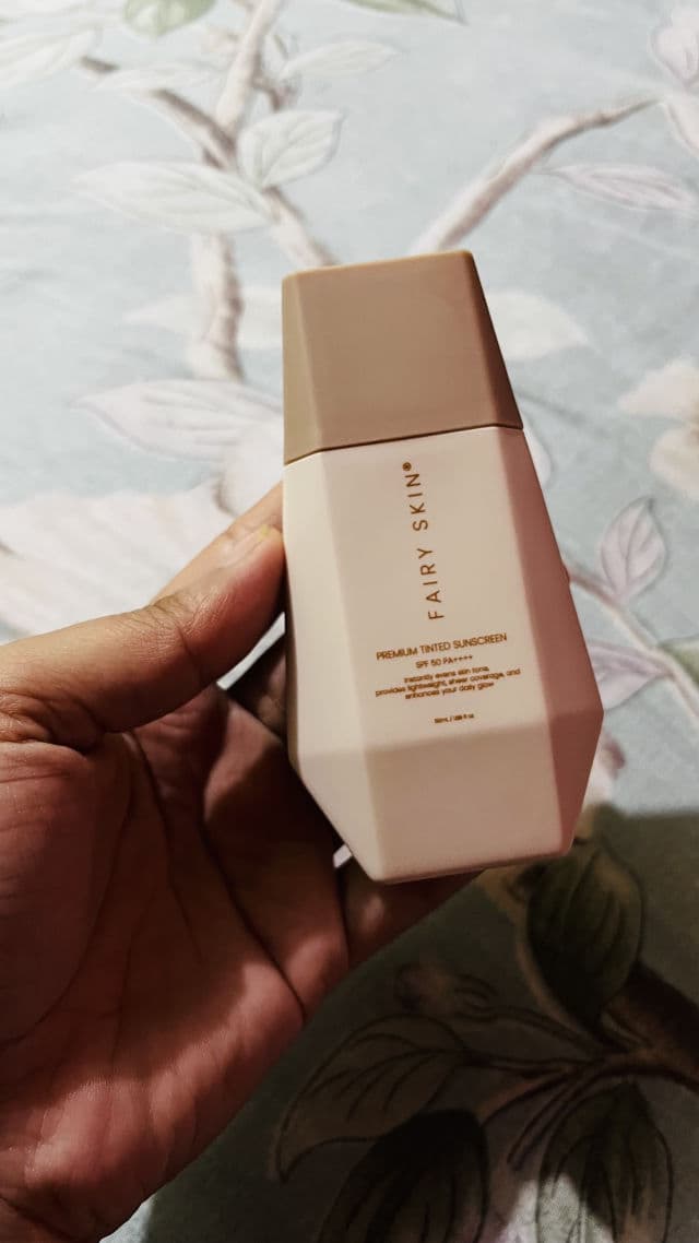 Fairy Skin Premium Tinted Sunscreen SPF50 PA++++ review photo by Suzta