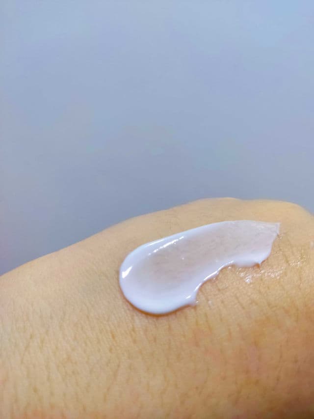 Vaseline Deodorant Dry Serum Ultra Bright review photo by Muziz