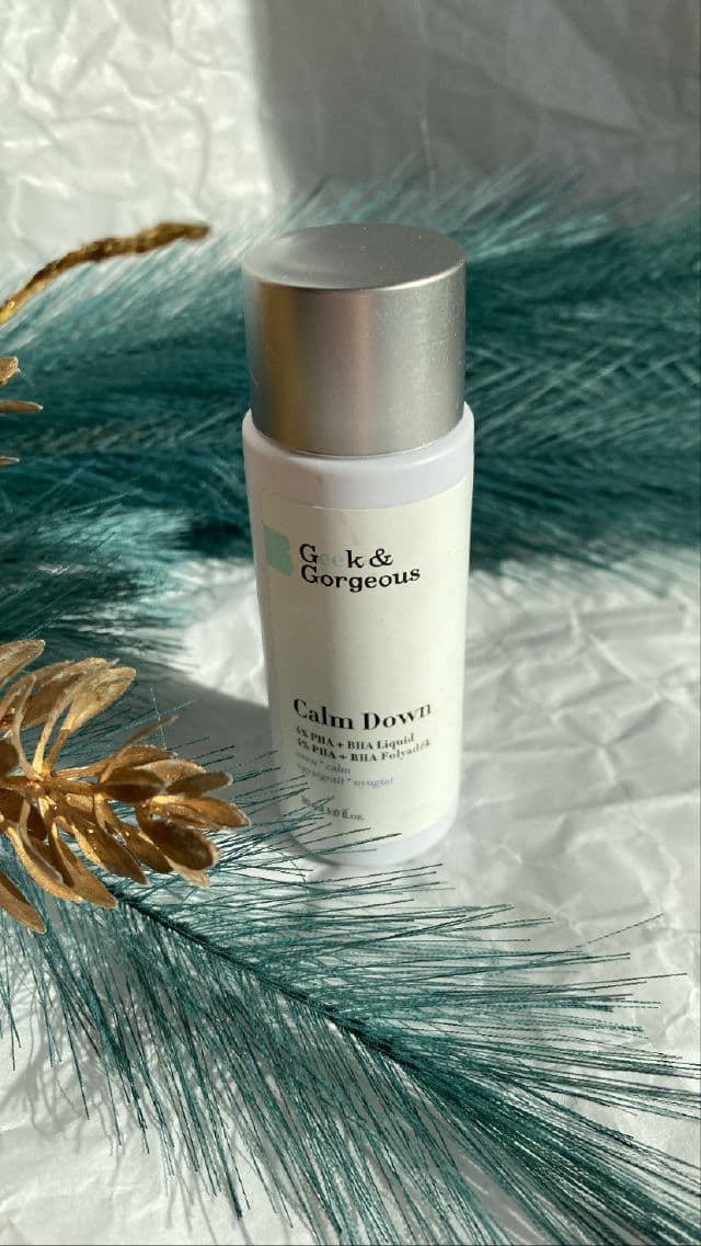 Geek & Gorgeous Calm Down 4% PHA + BHA Liquid review photo by smoxeyvision