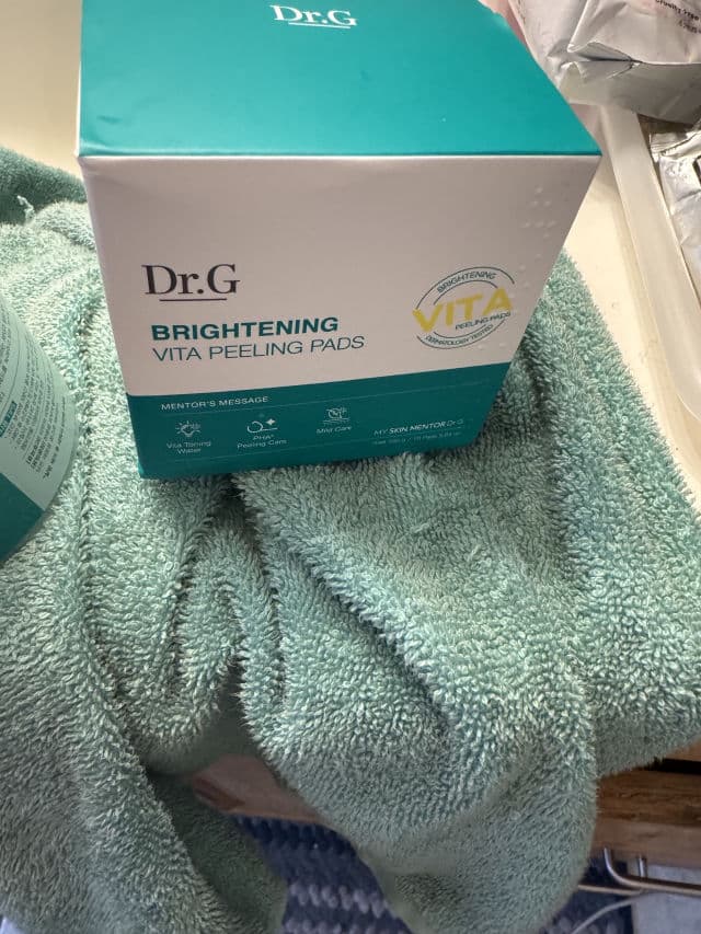 Brightening Vita Peeling Pad product review