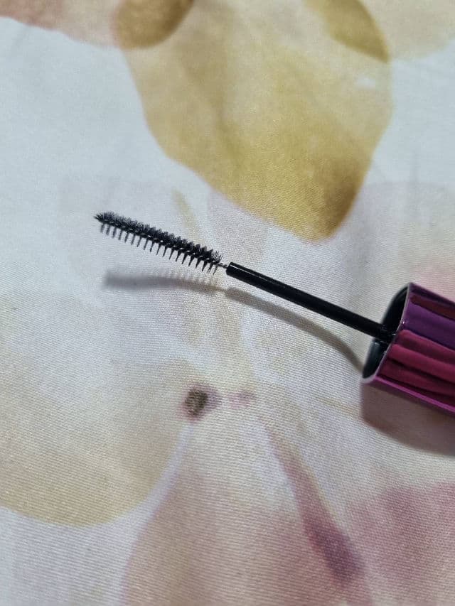 deJavu Lash Up Mascara review photo by Azalea