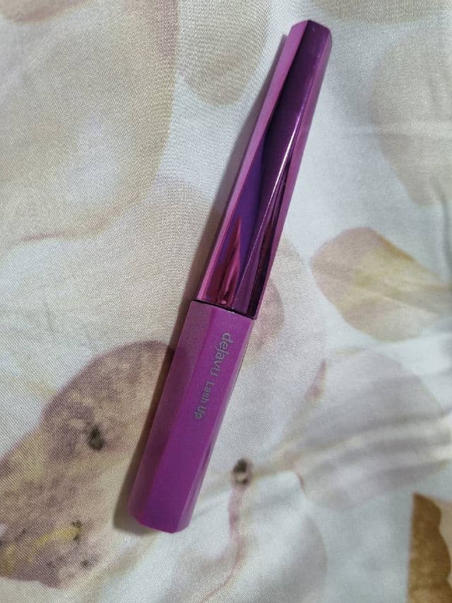 deJavu Lash Up Mascara review photo by Azalea